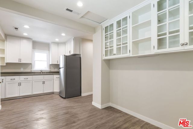 937 N Beverly Glen Boulevard, Los Angeles, CA 90077