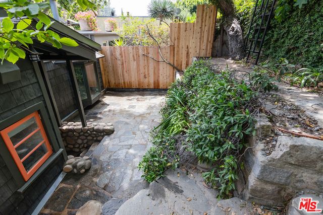 937 N Beverly Glen Boulevard, Los Angeles, CA 90077