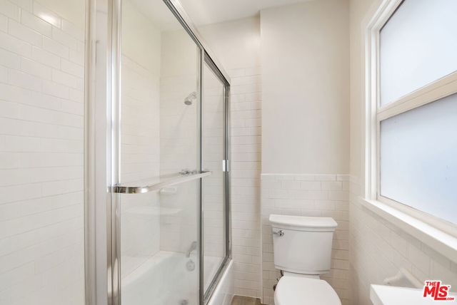 937 N Beverly Glen Boulevard, Los Angeles, CA 90077