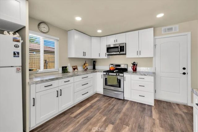 5665 Lupine Avenue, 29 Palms, CA 92277
