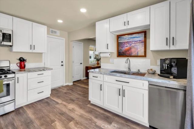 5665 Lupine Avenue, 29 Palms, CA 92277