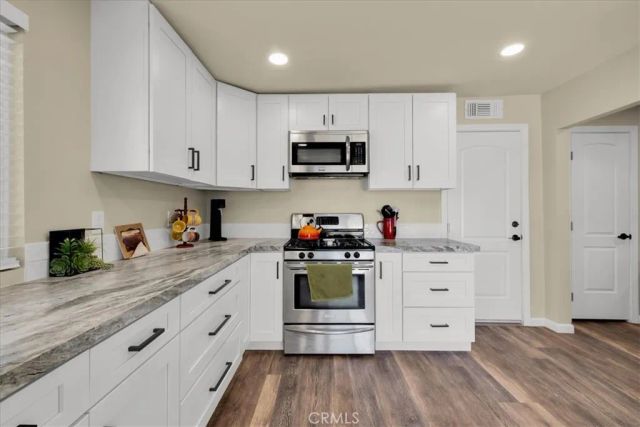 5665 Lupine Avenue, 29 Palms, CA 92277