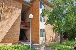 5809 Oakwood Drive D, Lisle, IL 60532