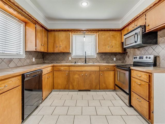 201 Lackey Drive, Eufaula, OK 74432