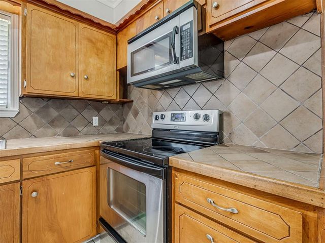 201 Lackey Drive, Eufaula, OK 74432