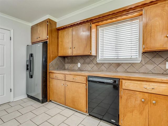 201 Lackey Drive, Eufaula, OK 74432