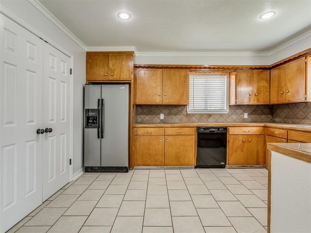 201 Lackey Drive, Eufaula, OK 74432