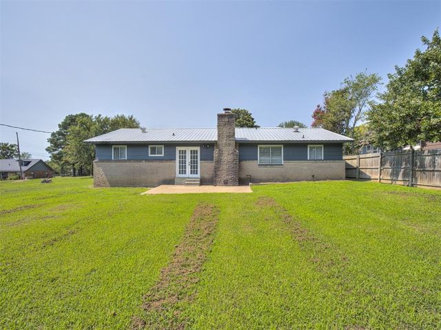201 Lackey Drive, Eufaula, OK 74432