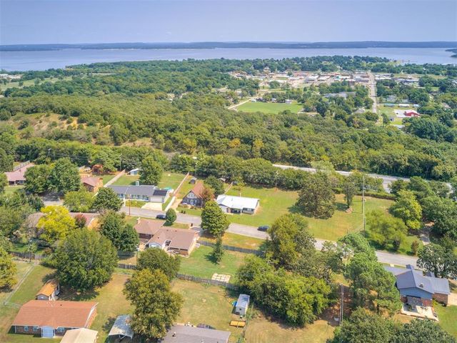 201 Lackey Drive, Eufaula, OK 74432