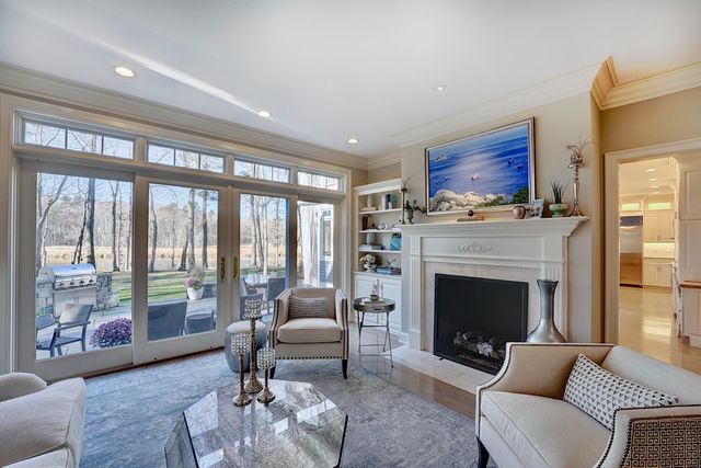 10 Wingate Court, Stratham, NH 03885