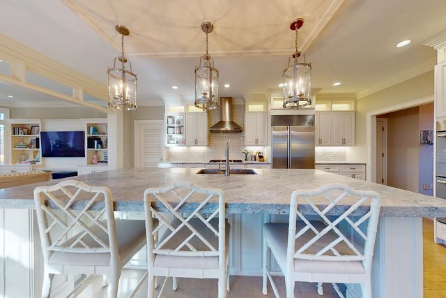 10 Wingate Court, Stratham, NH 03885