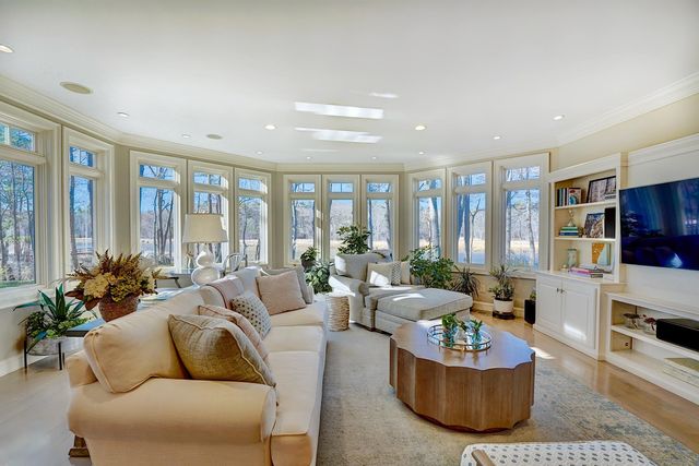 10 Wingate Court, Stratham, NH 03885