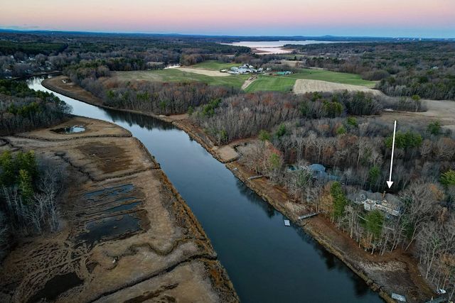 10 Wingate Court, Stratham, NH 03885
