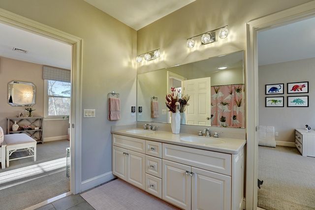 10 Wingate Court, Stratham, NH 03885