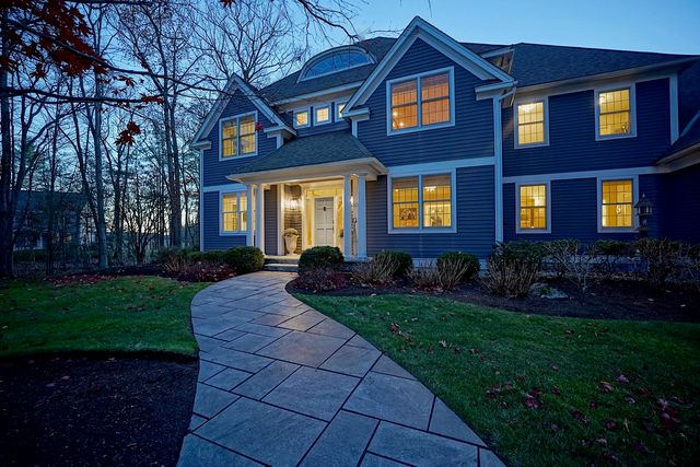 10 Wingate Court, Stratham, NH 03885