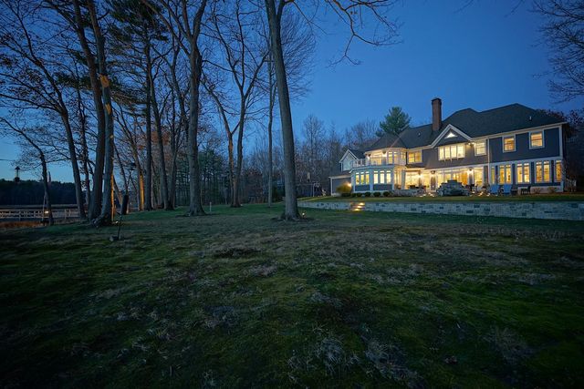 10 Wingate Court, Stratham, NH 03885