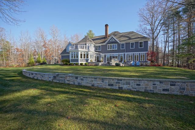 10 Wingate Court, Stratham, NH 03885