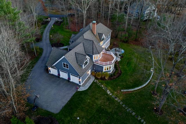 10 Wingate Court, Stratham, NH 03885