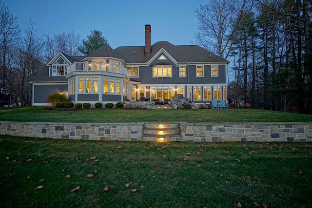 10 Wingate Court, Stratham, NH 03885