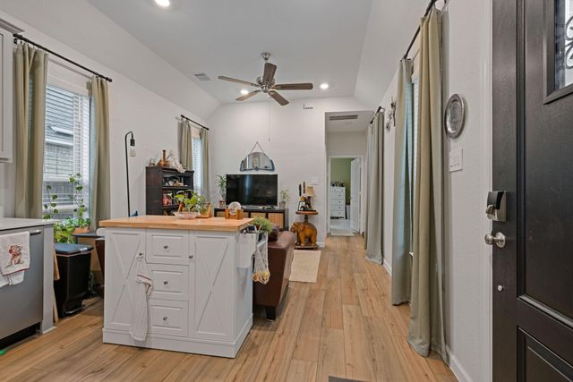 18323 Tiger Flowers Drive, Conroe, TX 77302