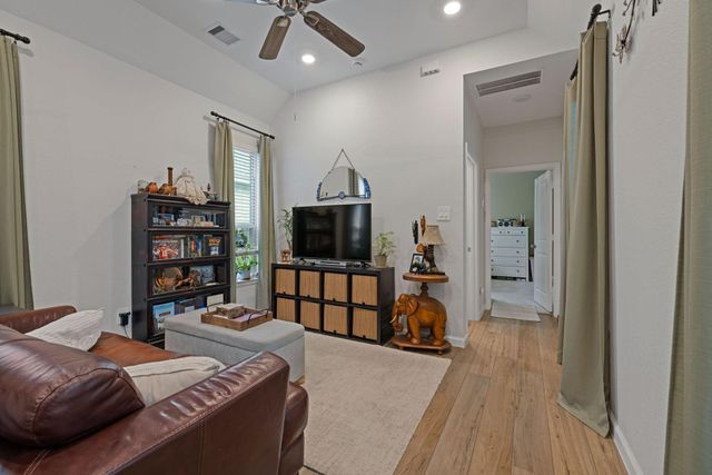 18323 Tiger Flowers Drive, Conroe, TX 77302
