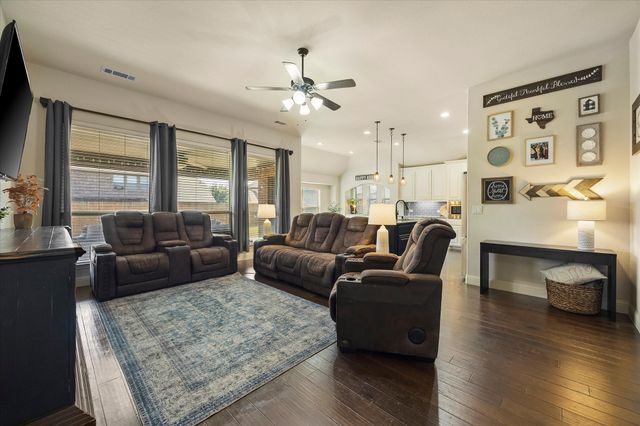 1925 Knoxbridge Road, Forney, TX 75126