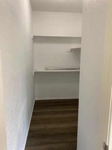 805 Melville Drive, Arlington, TX 76015