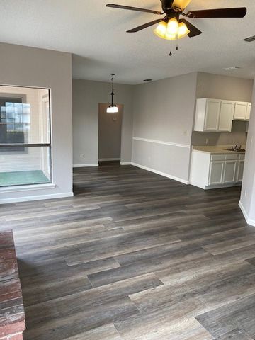 805 Melville Drive, Arlington, TX 76015