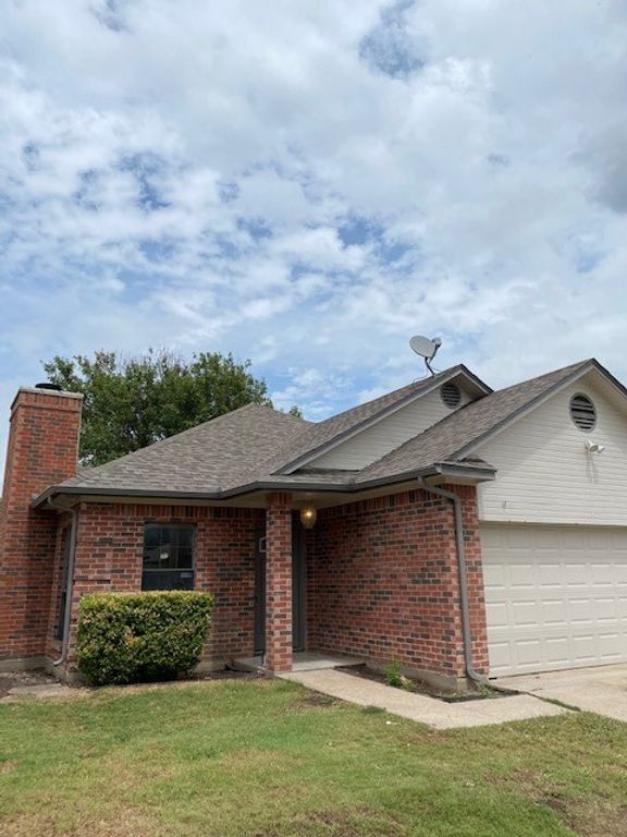 805 Melville Drive, Arlington, TX 76015