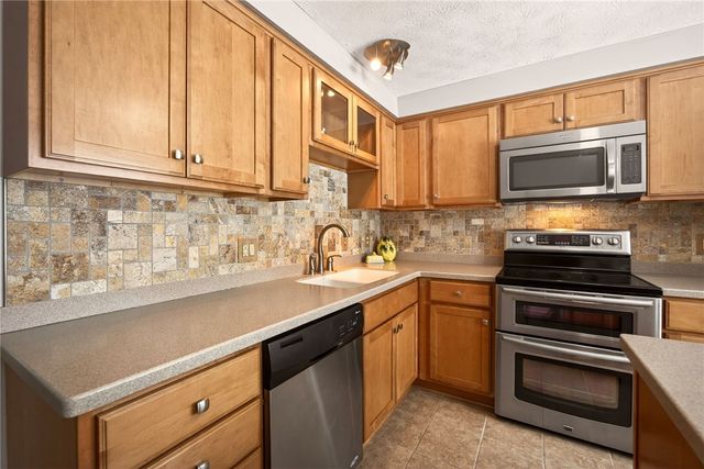 2077 Bear Creek Drive, Ontario, NY 14519