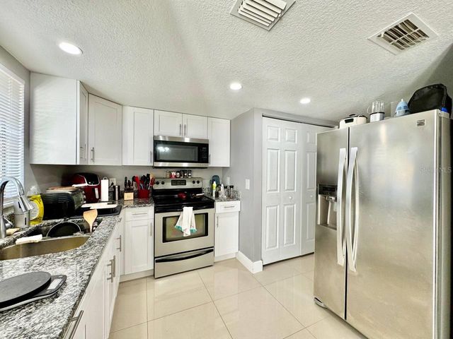 5216 TENNIS COURT CIRCLE 5216, Tampa, FL 33617