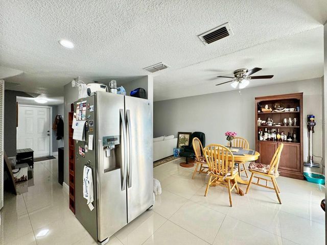 5216 TENNIS COURT CIRCLE 5216, Tampa, FL 33617