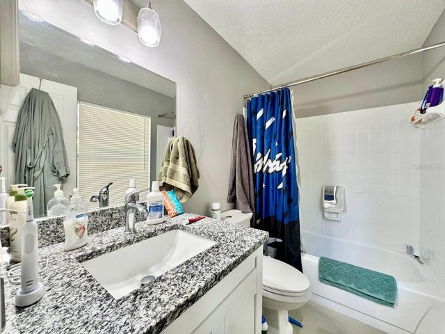 5216 TENNIS COURT CIRCLE 5216, Tampa, FL 33617