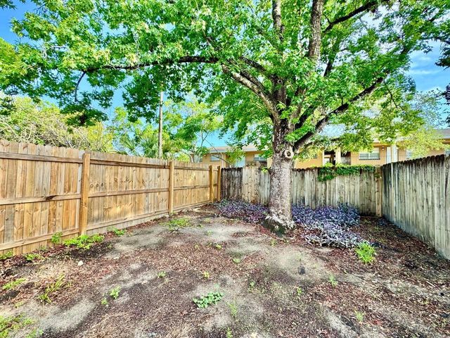 5216 TENNIS COURT CIRCLE 5216, Tampa, FL 33617