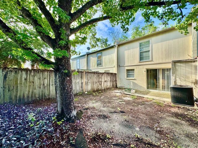 5216 TENNIS COURT CIRCLE 5216, Tampa, FL 33617