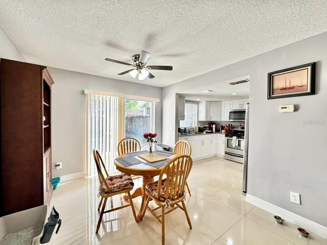 5216 TENNIS COURT CIRCLE 5216, Tampa, FL 33617