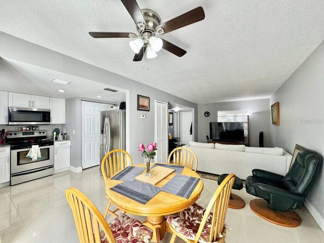 5216 TENNIS COURT CIRCLE 5216, Tampa, FL 33617