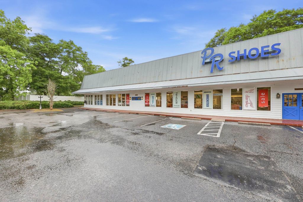 10589 N N Kings Hwy., Myrtle Beach, SC 29572 — exterior