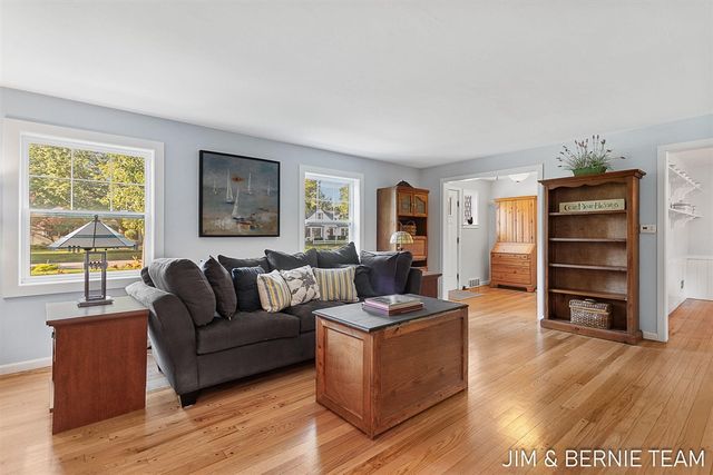 131 E 31st Street, Holland, MI 49423