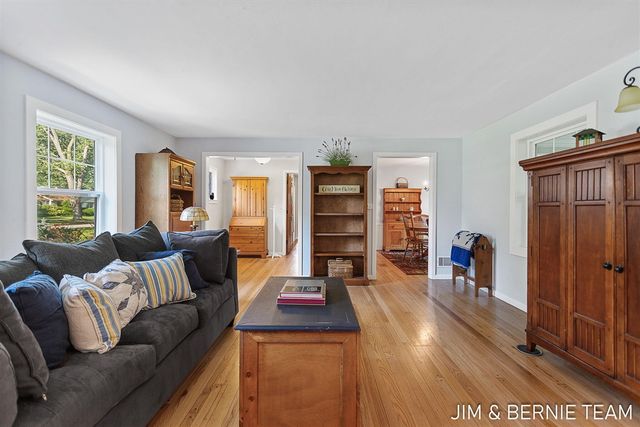 131 E 31st Street, Holland, MI 49423