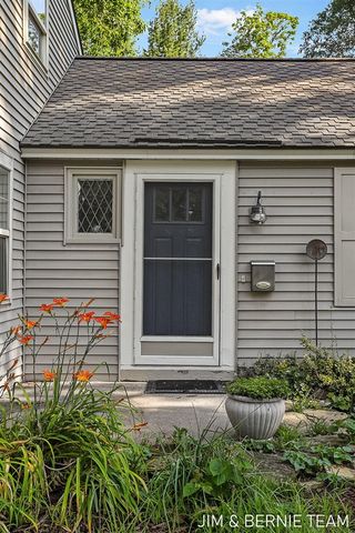 131 E 31st Street, Holland, MI 49423