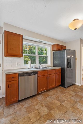 131 E 31st Street, Holland, MI 49423