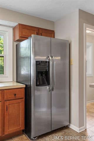 131 E 31st Street, Holland, MI 49423