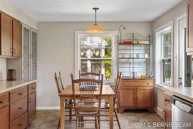131 E 31st Street, Holland, MI 49423