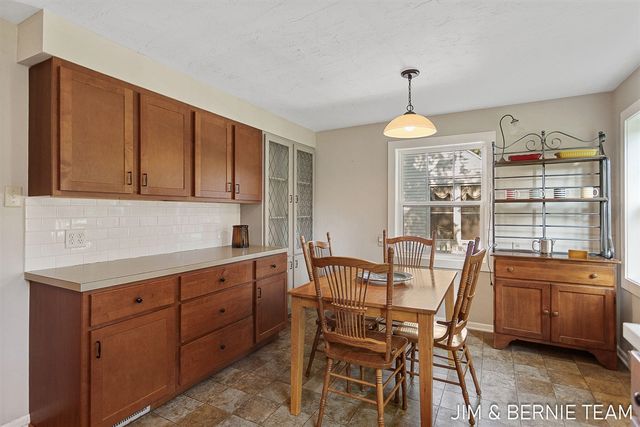 131 E 31st Street, Holland, MI 49423