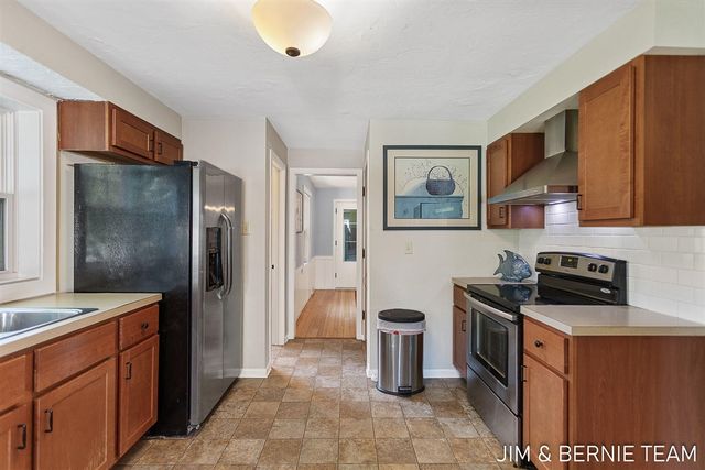 131 E 31st Street, Holland, MI 49423
