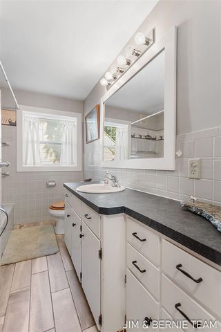 131 E 31st Street, Holland, MI 49423