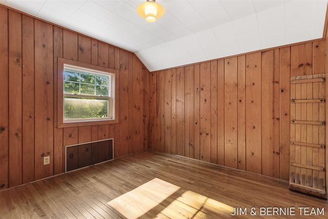 131 E 31st Street, Holland, MI 49423