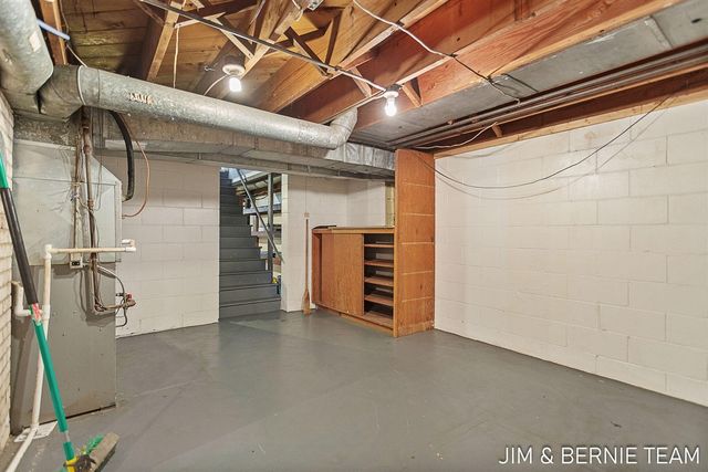 131 E 31st Street, Holland, MI 49423