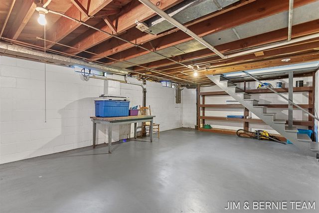 131 E 31st Street, Holland, MI 49423